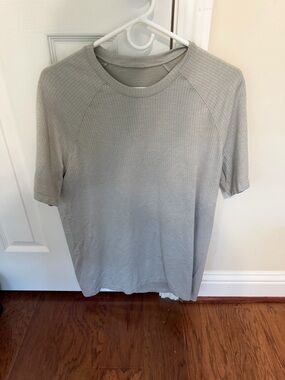 lululemon Men's Metal Vent Tech Tee - Exclusive Hawaiian Logo